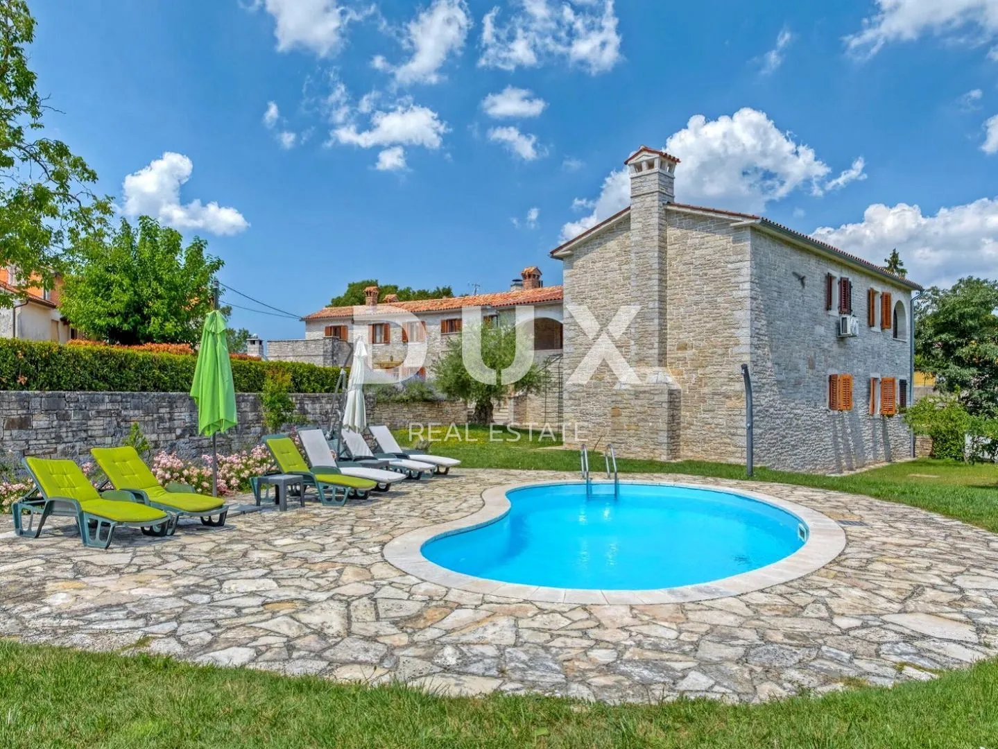 istra, tinjan - kamena autohtona vila - slika 5