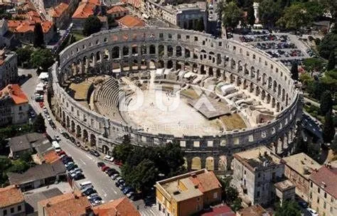 ISTRA, PULA - Zemljište stambeno poslovne namjene