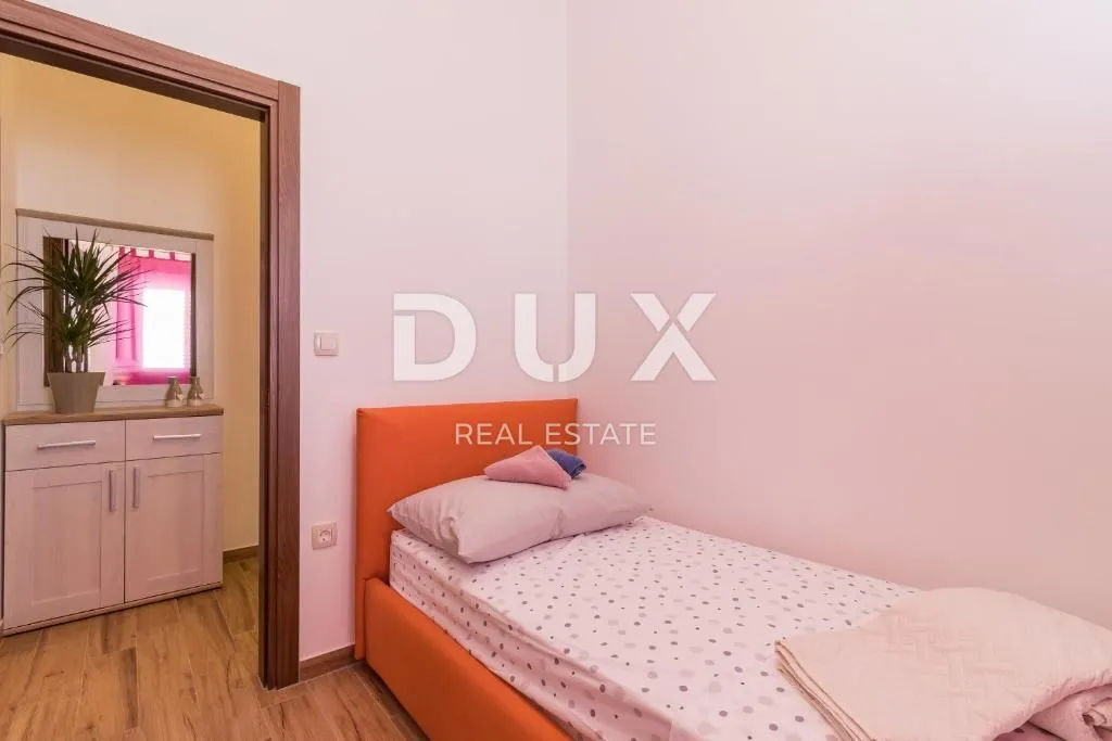 istra, pula - prostrana kuća sa dva stana - slika 21