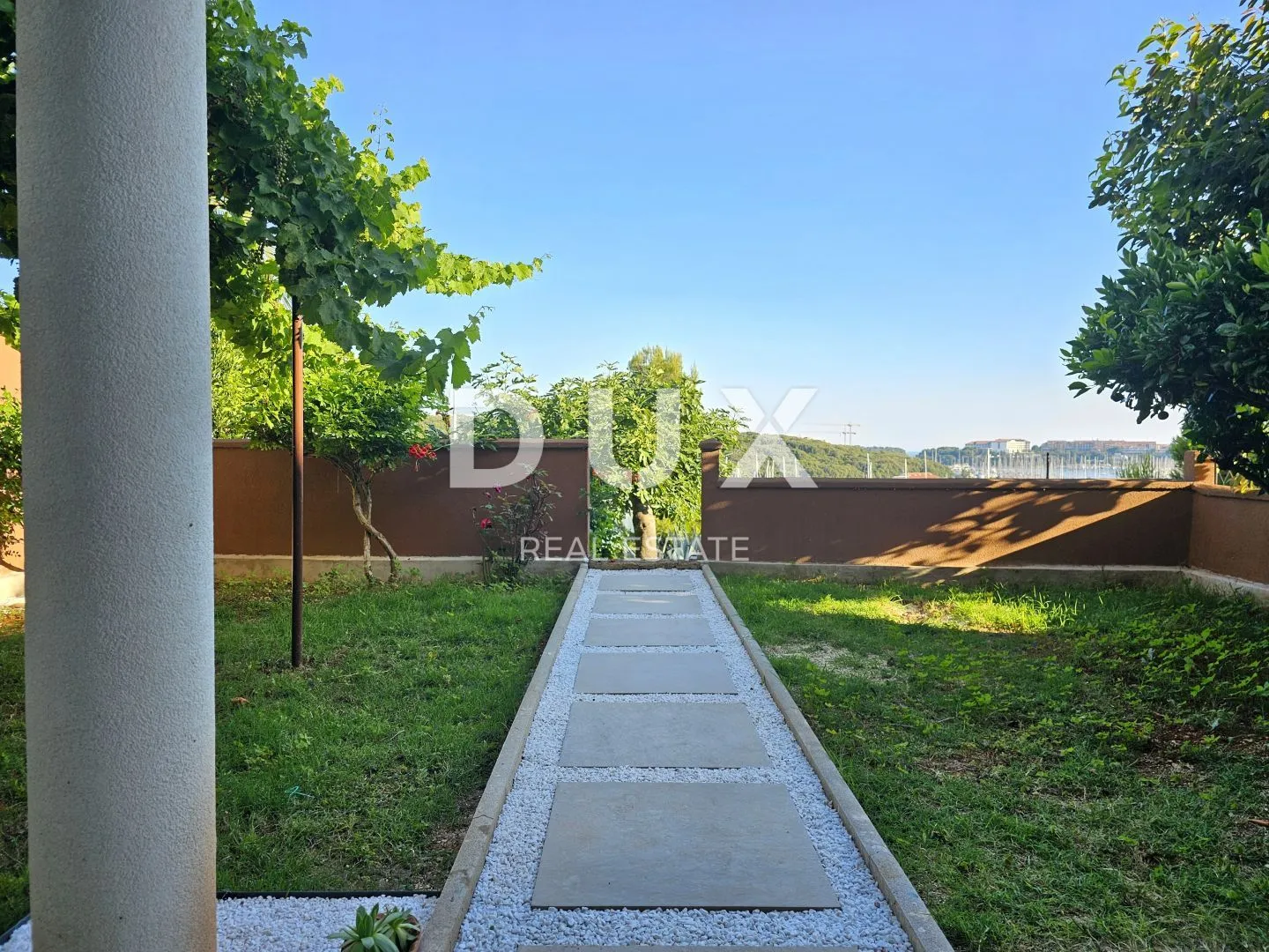 istra, pula, nova veruda - 2ss+db uređeni stan s dvorištem i pogledom na more - slika 5