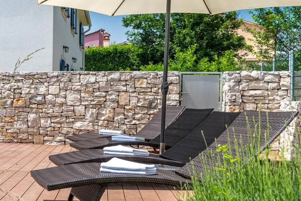 istra, rabac - atraktivna obiteljska vila s bazenom - slika 30