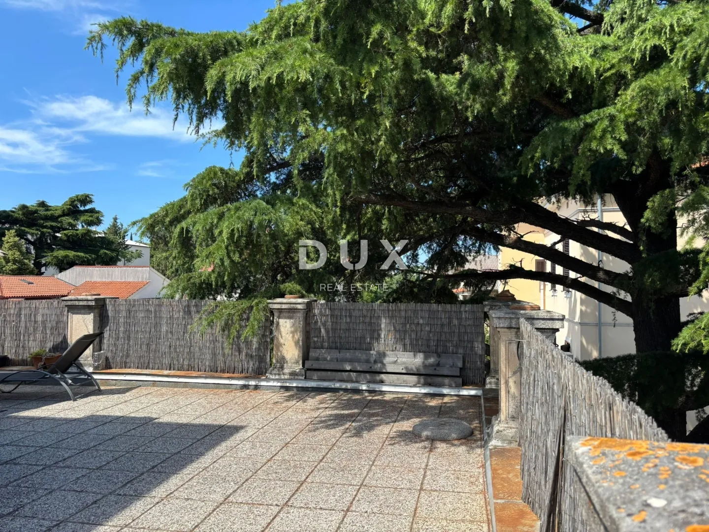 istra, pula - čarobna austrougarska priča: 3 stambene jedinice s krovnom terasom i garažom - slika 8