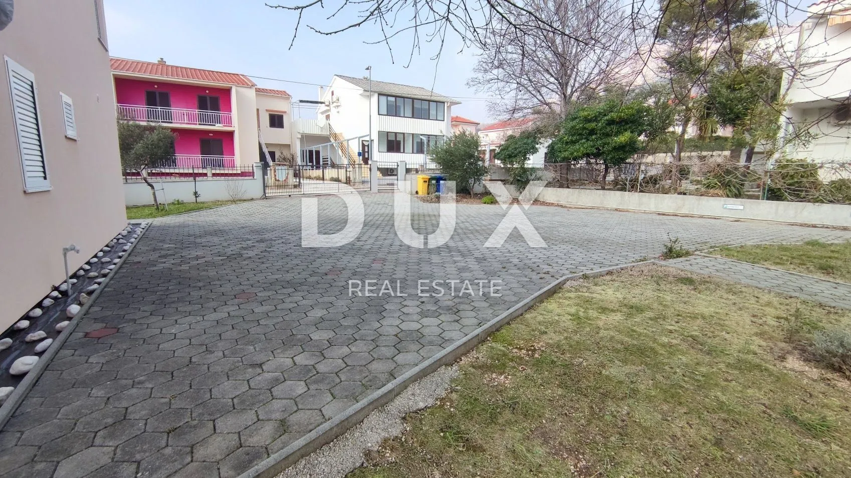 otok krk, baška - dvojna kuća sa dva apartmana - slika 12