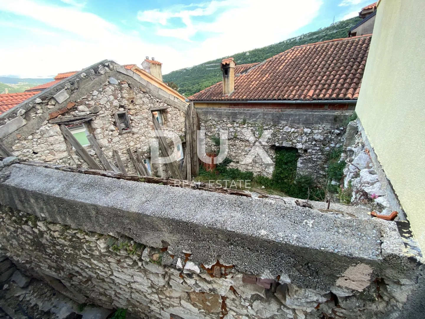 rijeka, bakar - kuća u strogom centru - samo 95 metara od mora! prilika! - slika 12
