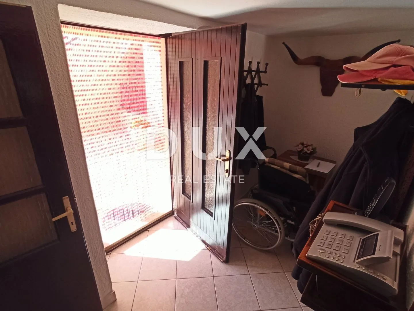 istra, svetvinčenat - obiteljska kuća s dva apartmana - slika 33