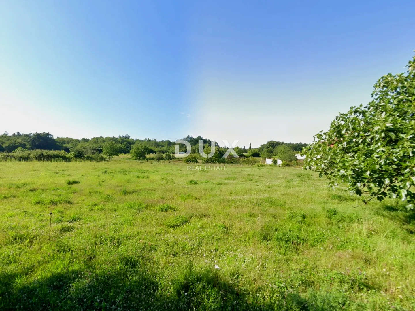 ISTRA, BARBAN - Zemljište s građevinskom dozvolom