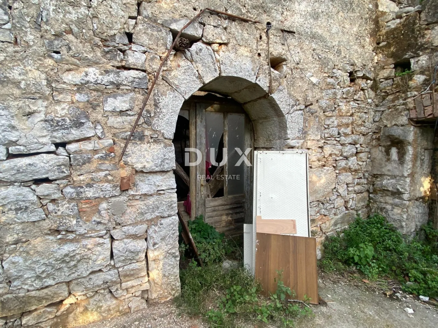 rijeka, kastav - samostojeća kuća i dvorišna zgrada + 761 m2 okućnice! prilika! - slika 4