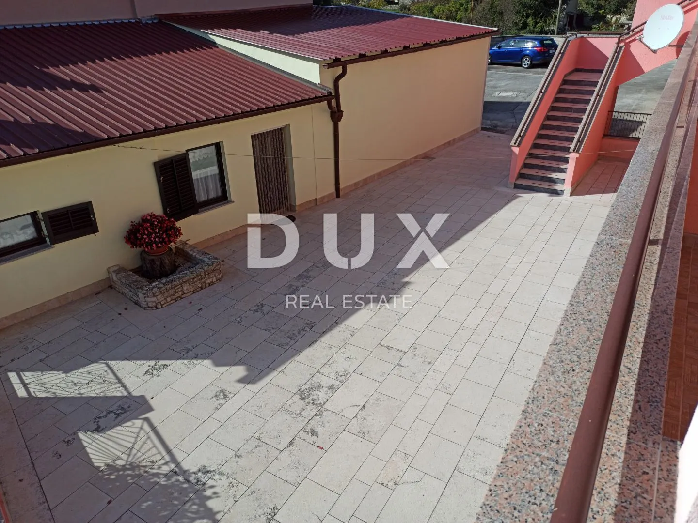 istra, svetvinčenat - obiteljska kuća s dva apartmana - slika 58
