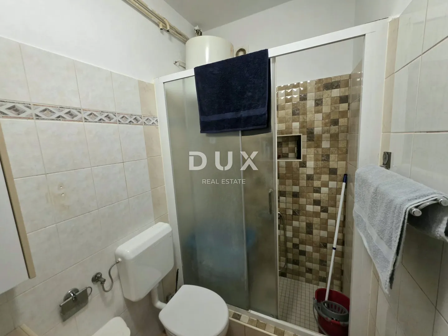 pula, centar - 2ss+db kvalitetan obiteljski stan nadomak centra s prostranom terasom - slika 21