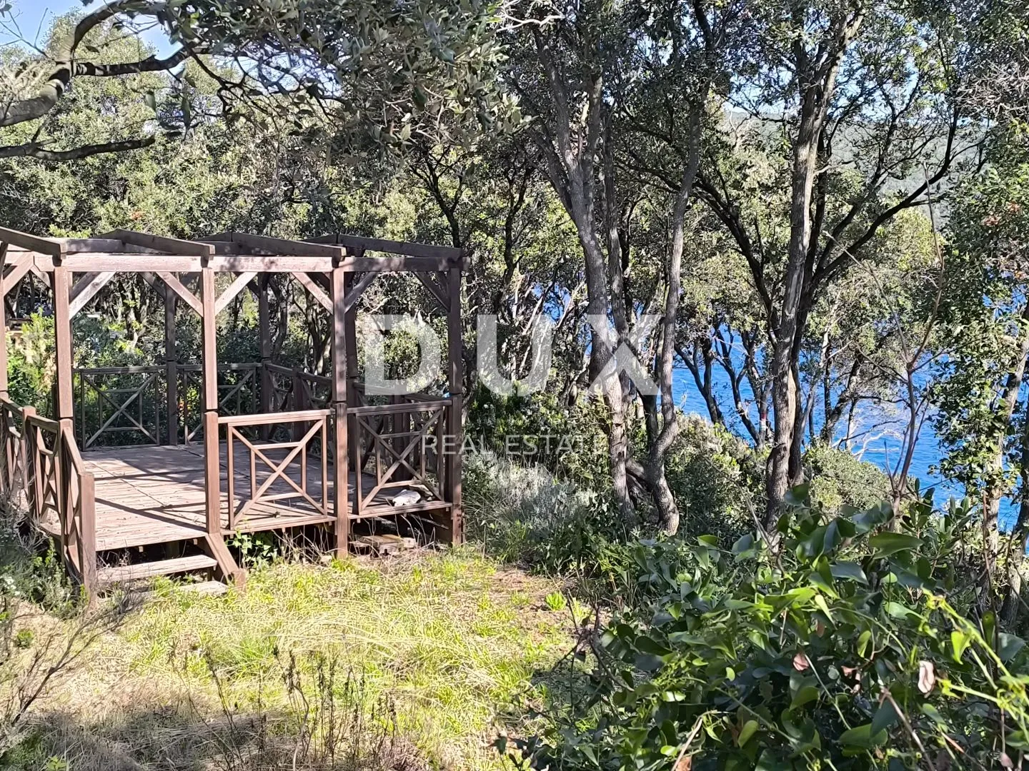 istra, peruški - zemljište 2. red do mora s kamp kućicom, solarne, voda, septička - slika 5