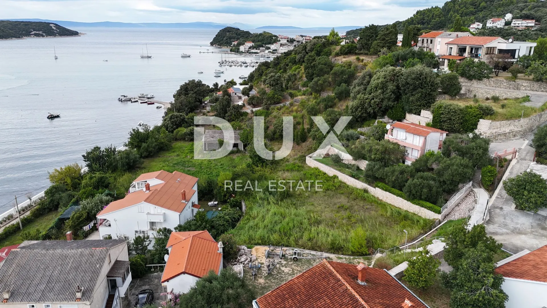 otok rab, kampor - građevinsko zemljište 2850 m2 pored mora - slika 1