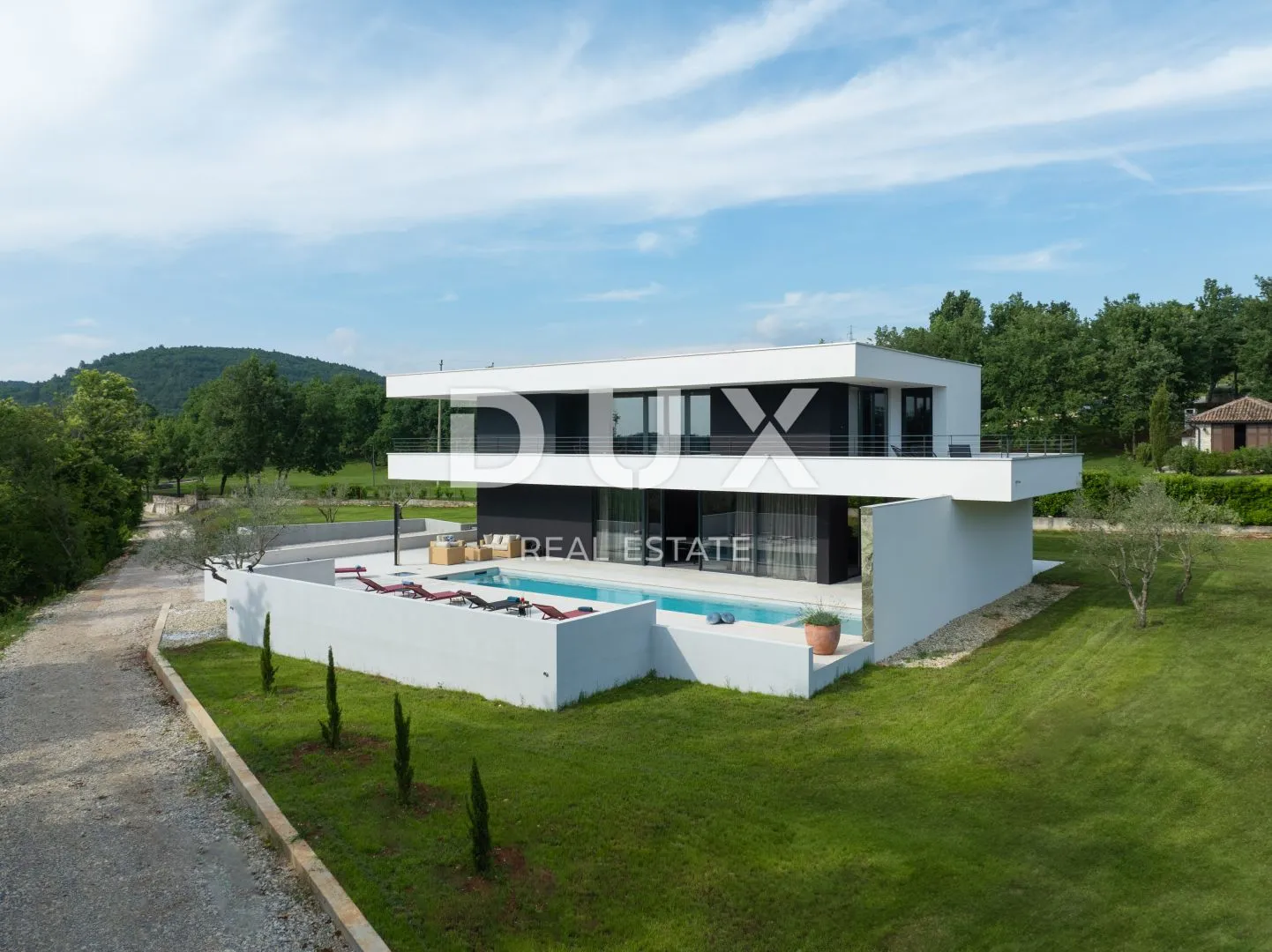 istra, grožnjan - dizajnerska novoizgrađena vila s potpunom privatnošću, okružena zelenilom s prekrasnim pogledom - slika 13