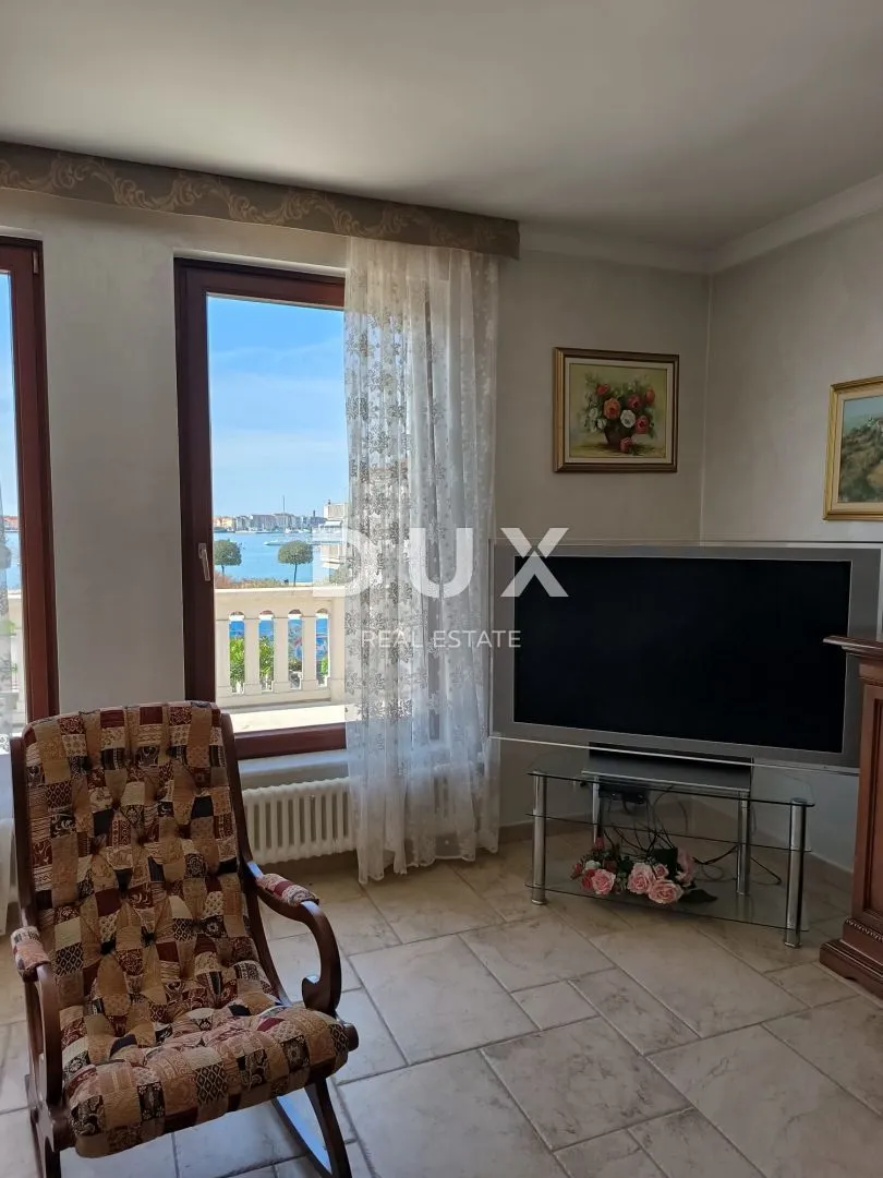 istra, umag - raskošna vila prvi red do mora! - slika 75