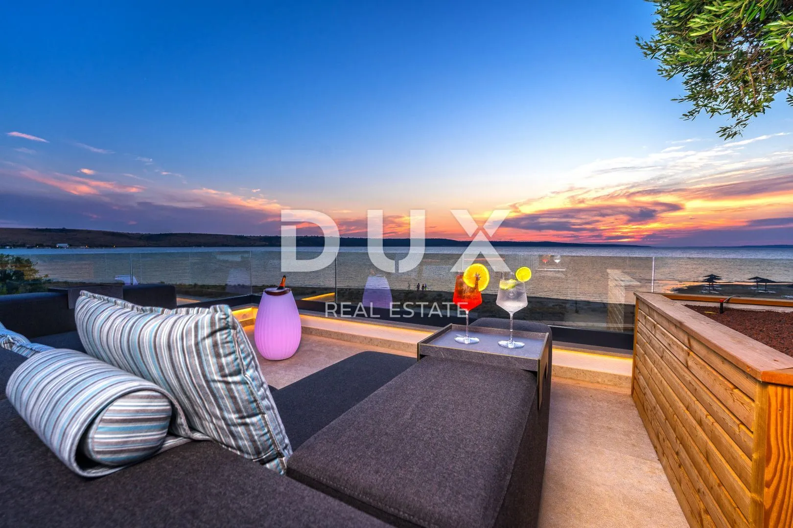 zadar, ljubač - luksuzna vila 1. red do mora - slika 5