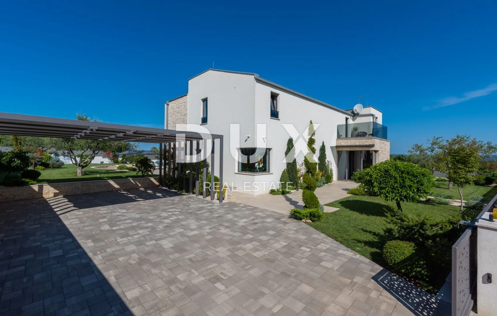 istra, motovun - impresivna luksuzna vila - slika 5