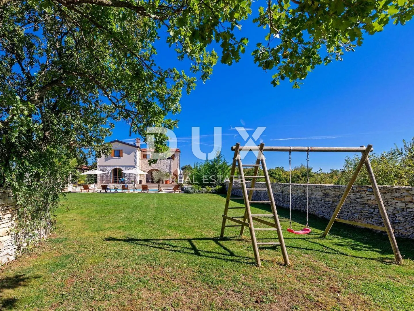 ISTRA, SVETVINČENAT - Ruralna vila s prostranom okućnicom
