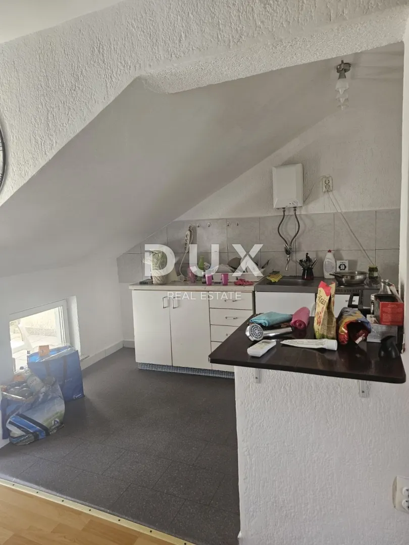 rijeka, škurinje - stan sa dva odvojena apartmana sa čak 5 spavaćih soba - slika 9