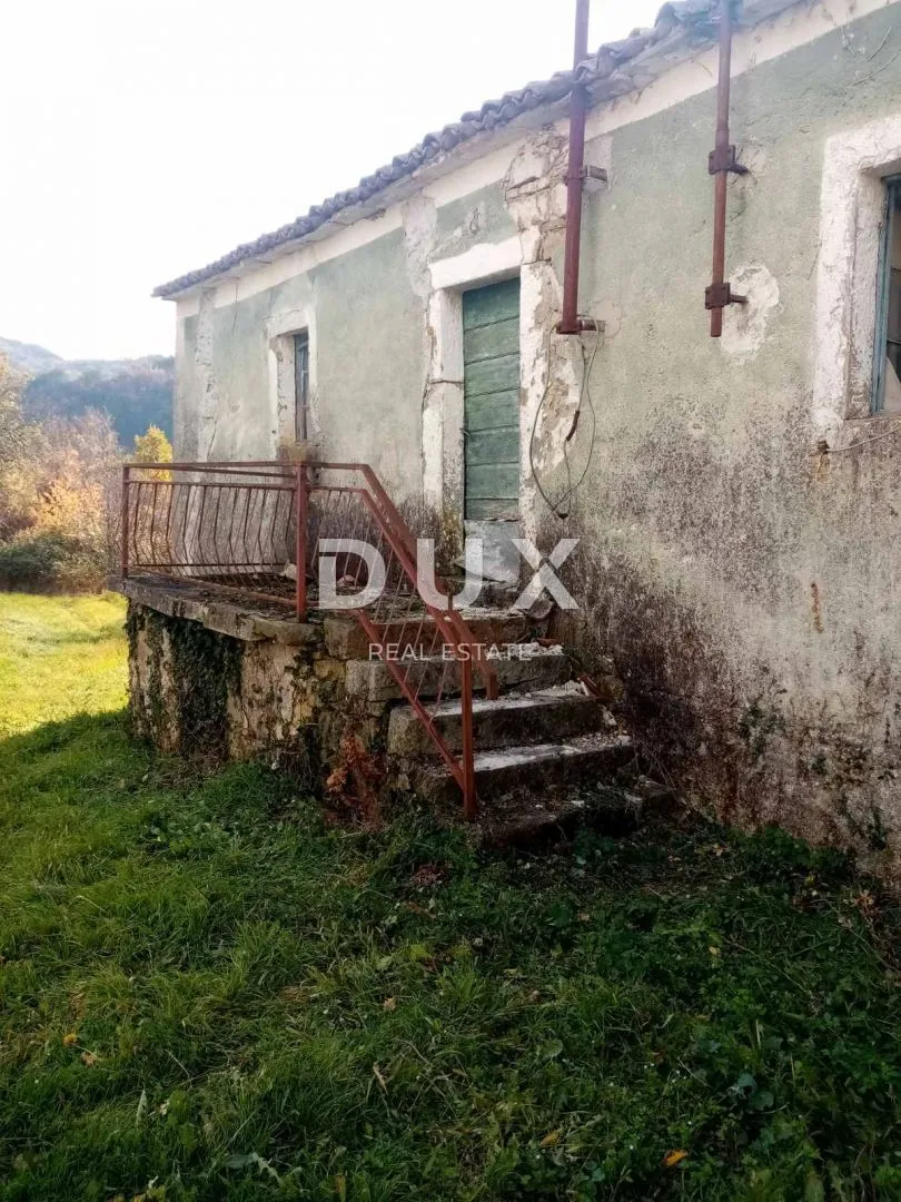 ISTRA, BUZET - Kompleks kamenih kućica okruženih prirodom