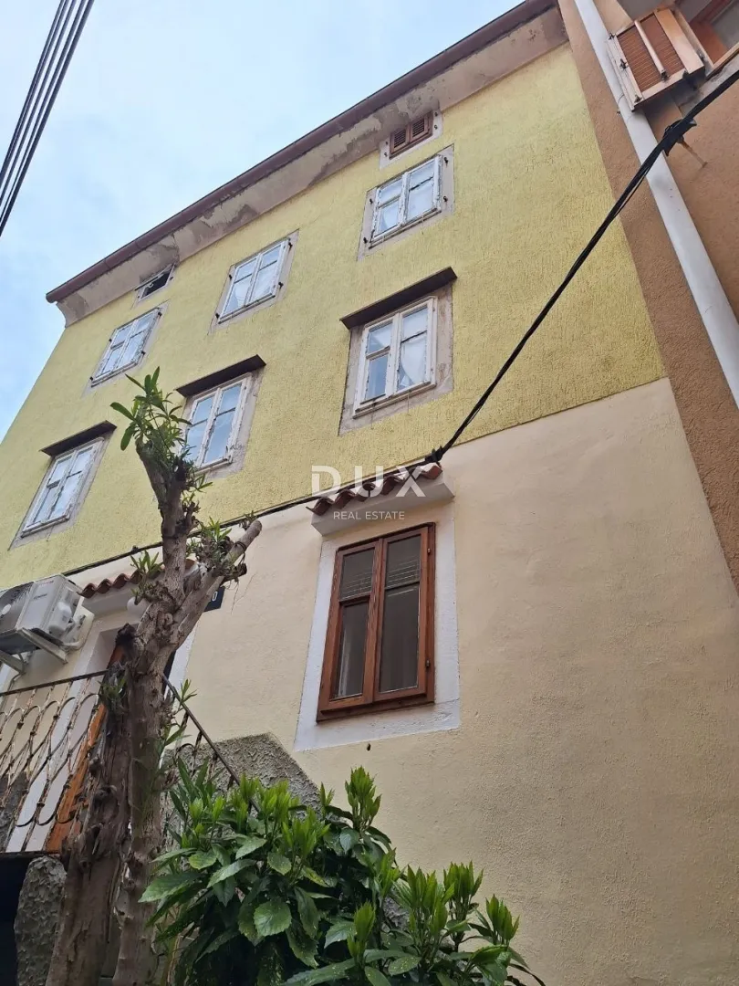 OTOK CRES, GRAD CRES - Kuća u gradskoj jezgri za obnovu