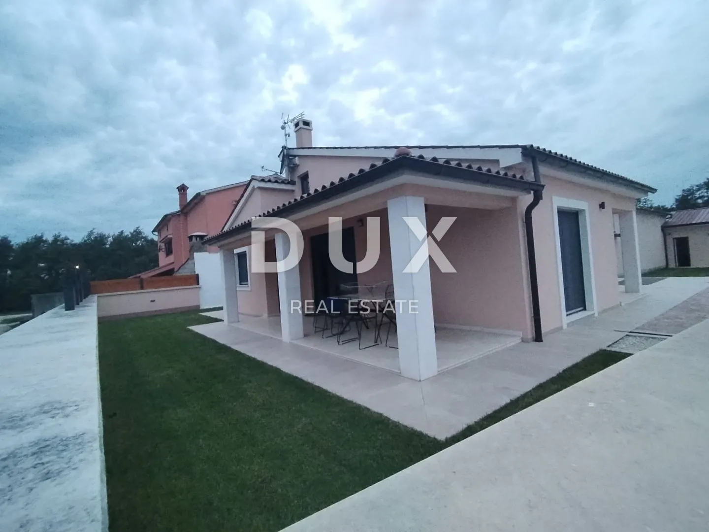 istra, svetvinčenat- prizemnica sa bazenom! - slika 12