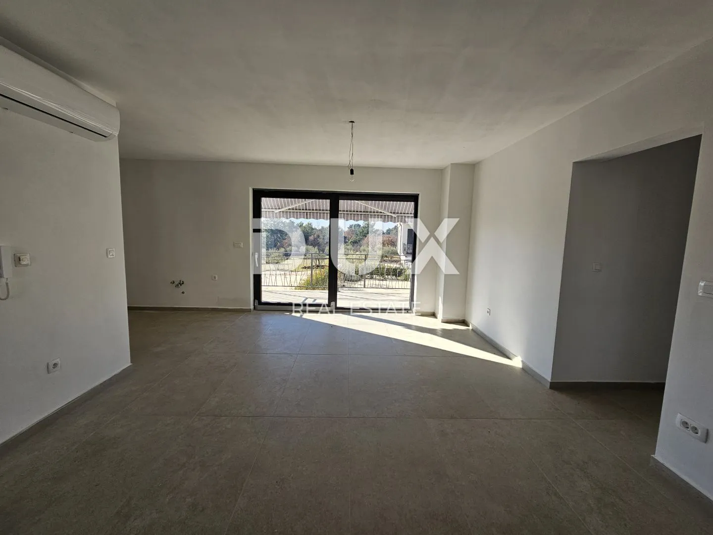 istra, poreč, okolica - 3ss+db stan na prvom katu sa krovnom terasom - slika 10