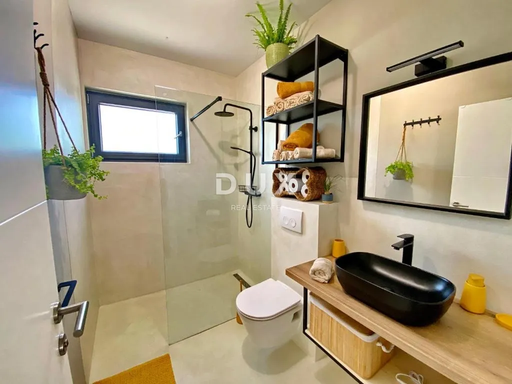 biograd, sv. filip i jakov, kuća, 110 m², vrt, bazen - slika 9