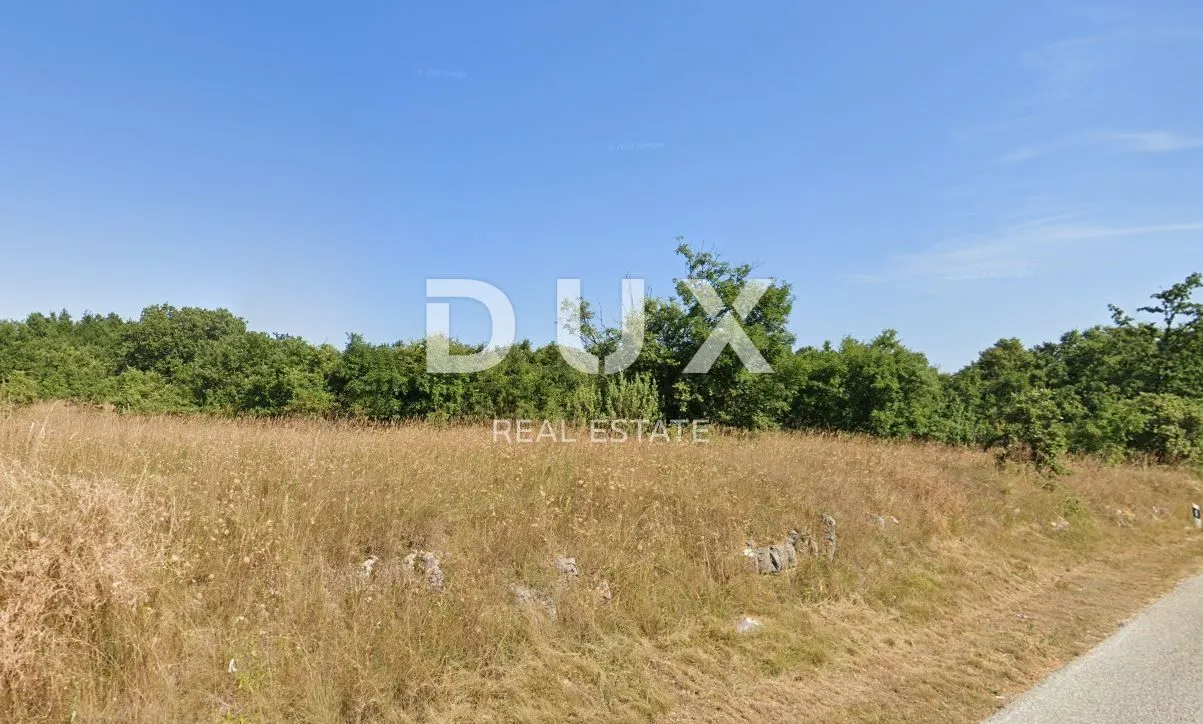 ISTRA, BARBAN - Kompleks građevinskog 600 m2 i poljoprivrednog 10133 m2 na rubu mirnog naselja