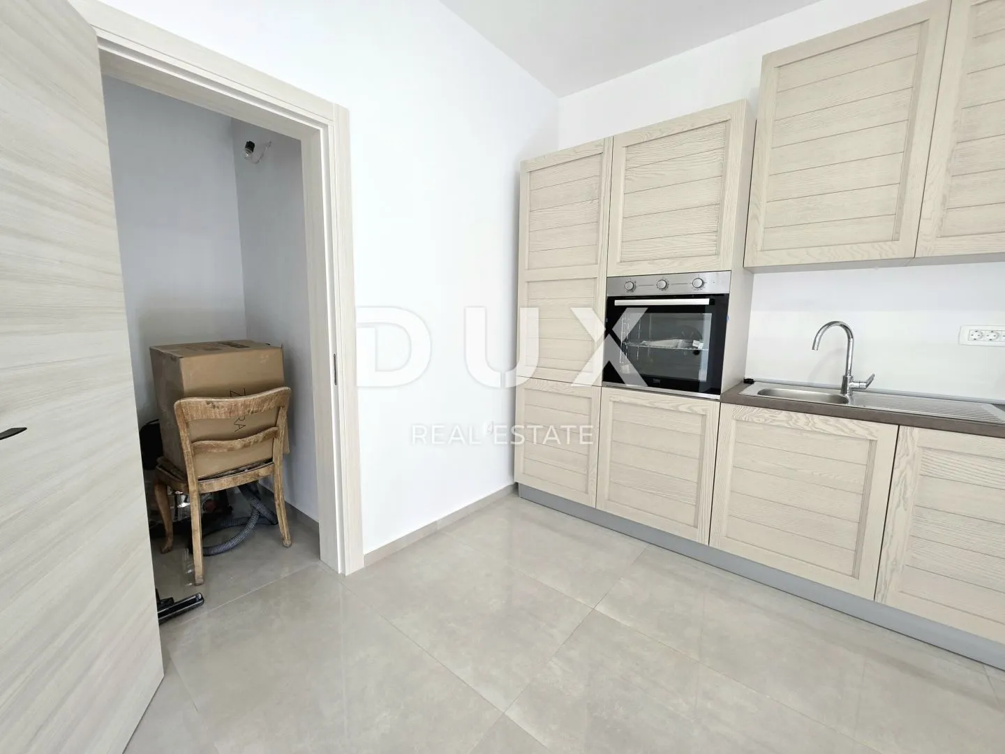istra, šišan - apartmanska kuća s dvije stambene jedinice i pomočnim objektom - slika 45