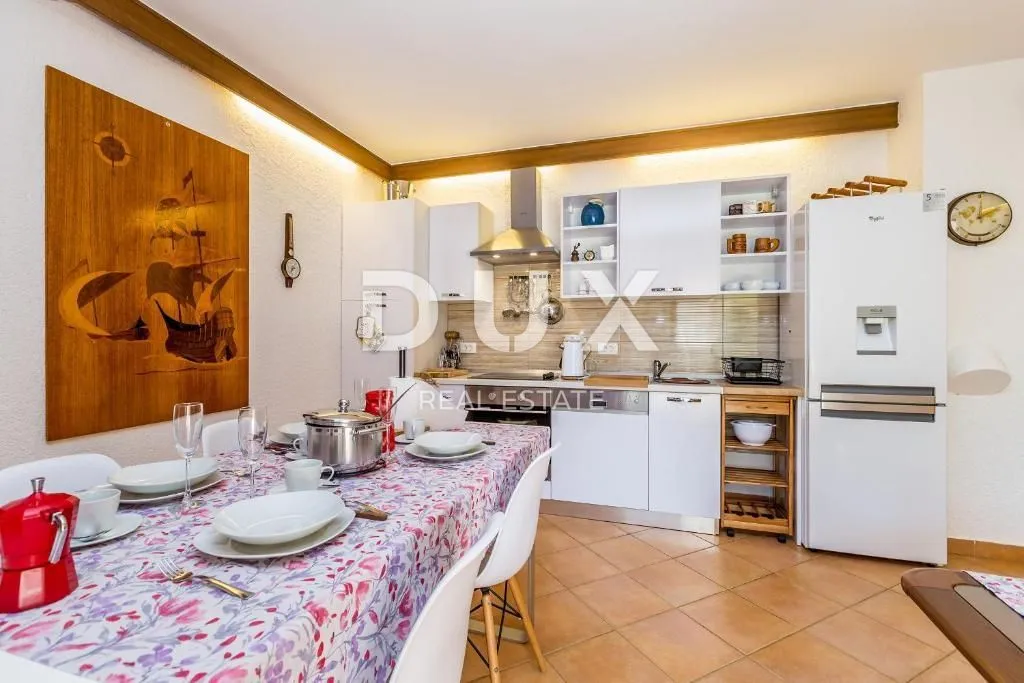 otok krk, šotovento - samostojeća kuća sa 3 apartmana i pogledom na more - slika 11