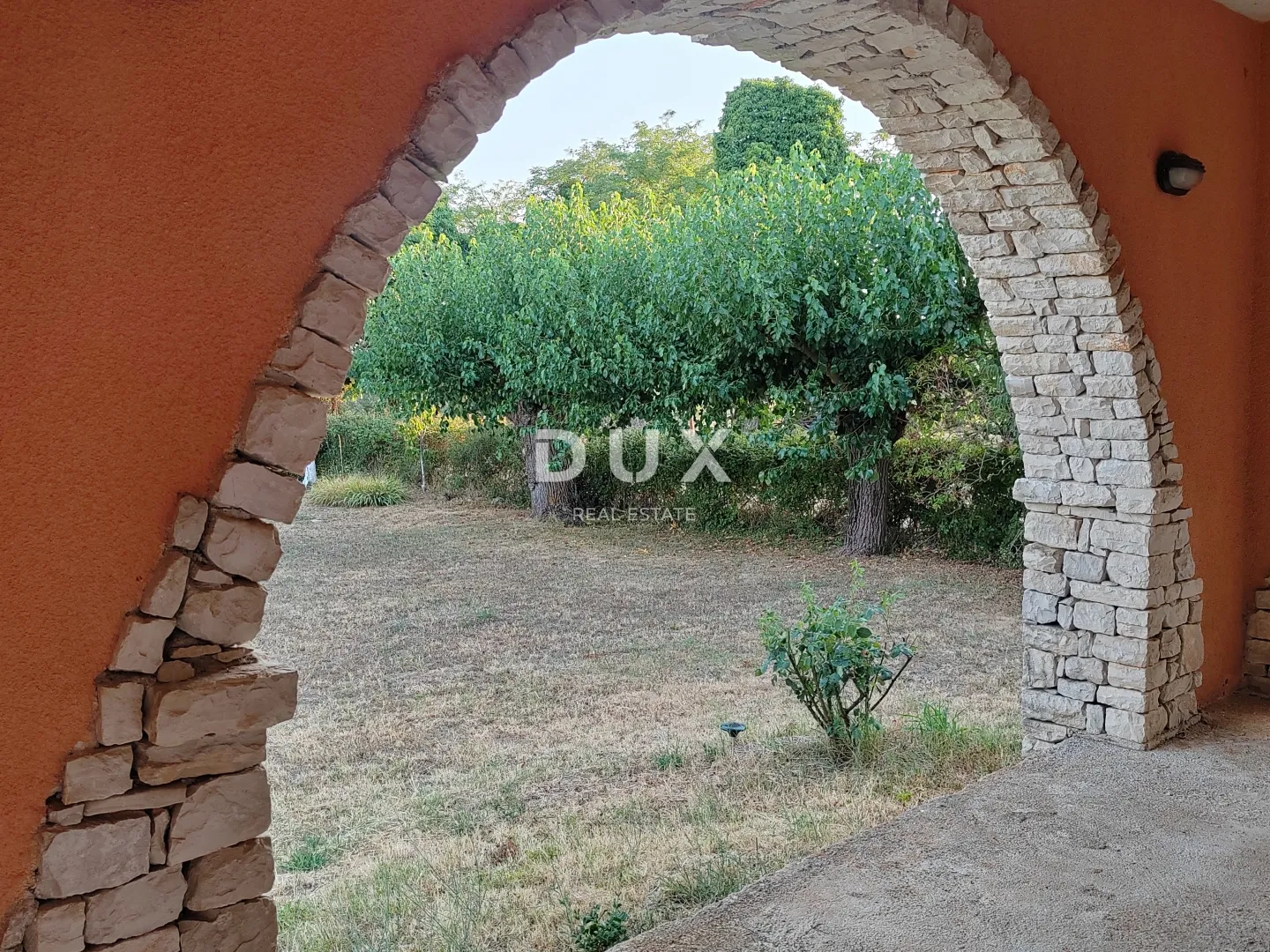 istra, brtonigla, kuća, 181 m², 2.461 m² okućnice - slika 16
