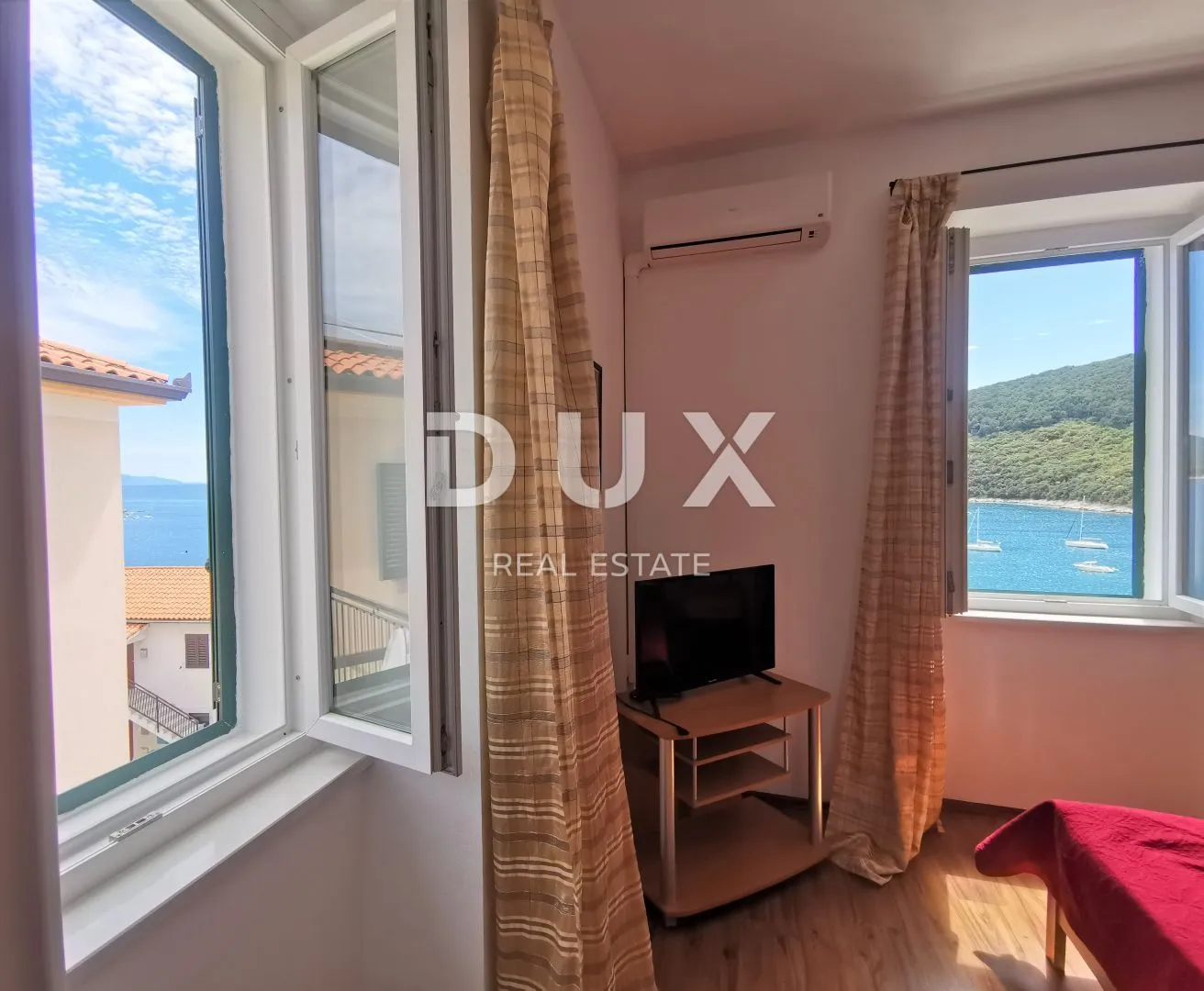 istra, rabac - dva apartmana, prvi red do mora - slika 9