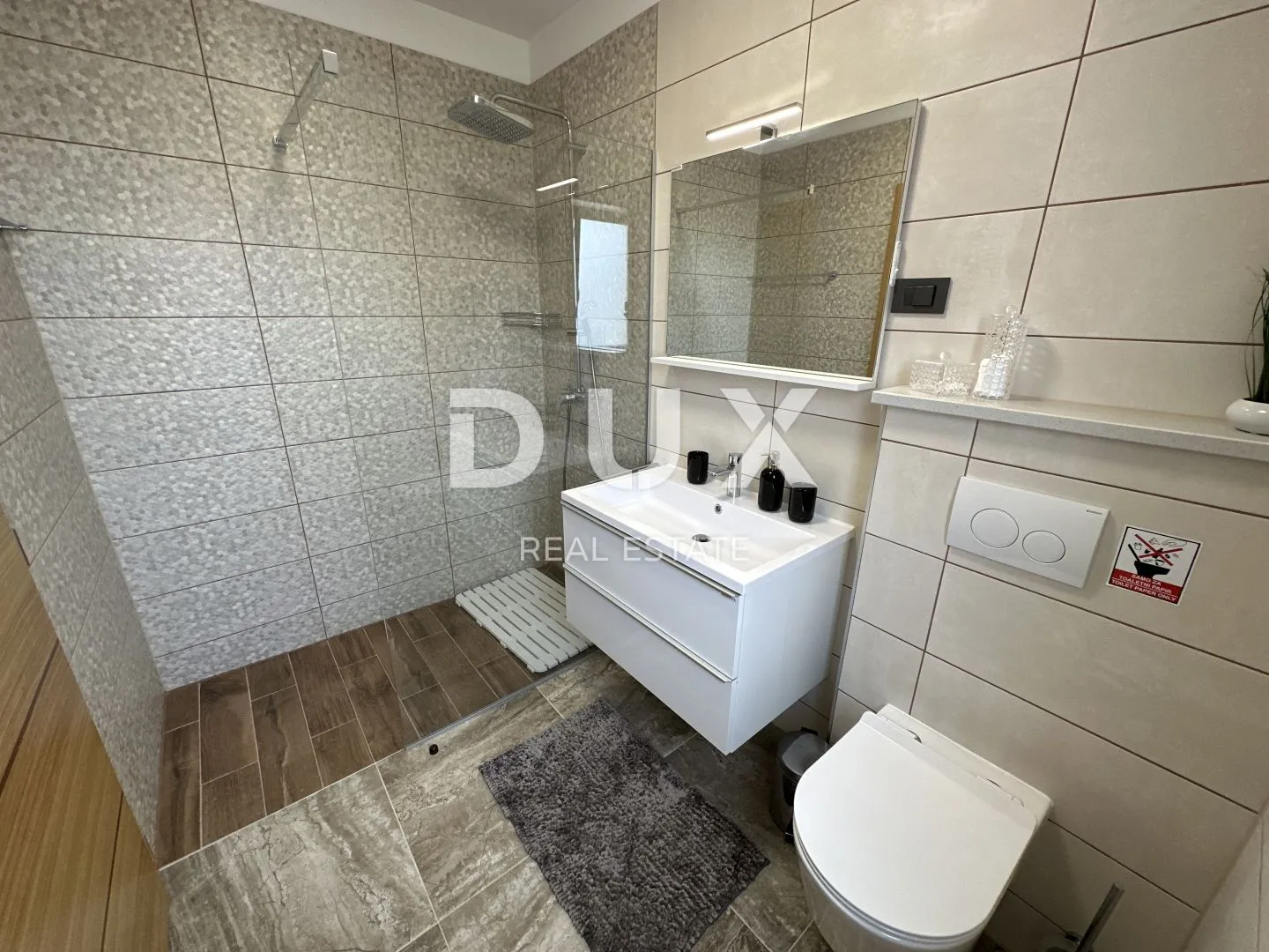 istra, barban - luksuzna vila s pomoćnim objektom - slika 24
