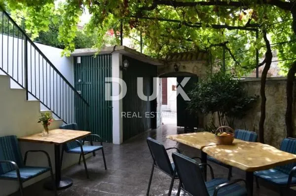 ZADAR, SV.FILIP I JAKOV - apartmanska kuća u centru mjesta - Sveti Filip i Jakov
