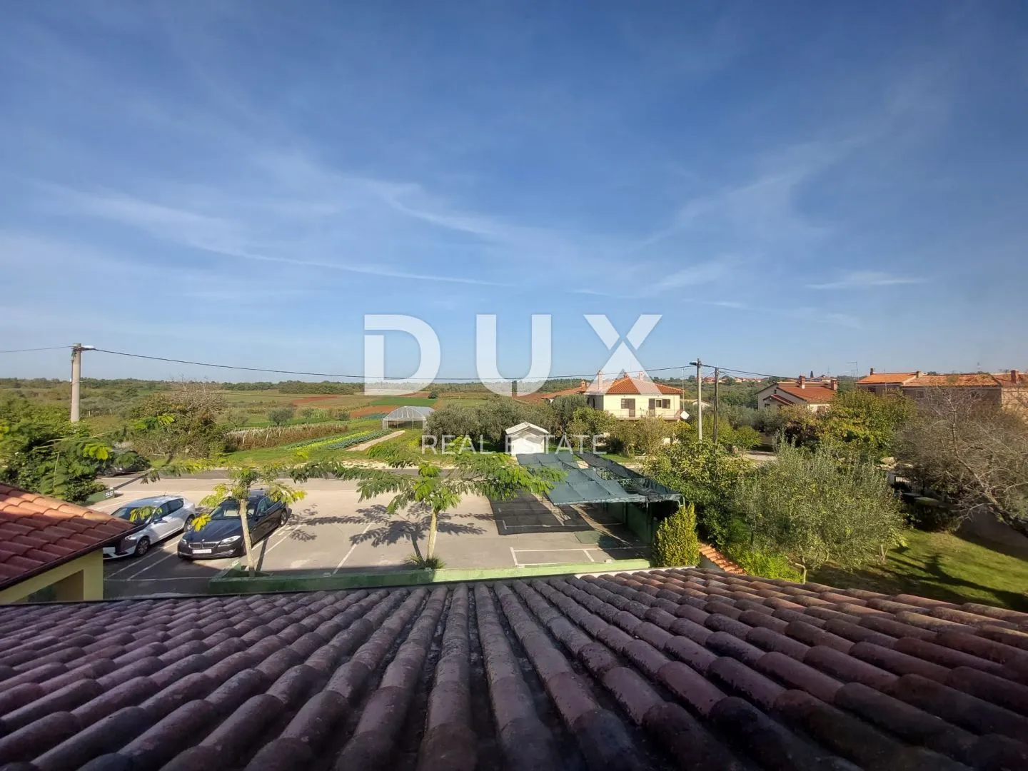 istra, umag - poslovni objekt sa stanom - slika 22