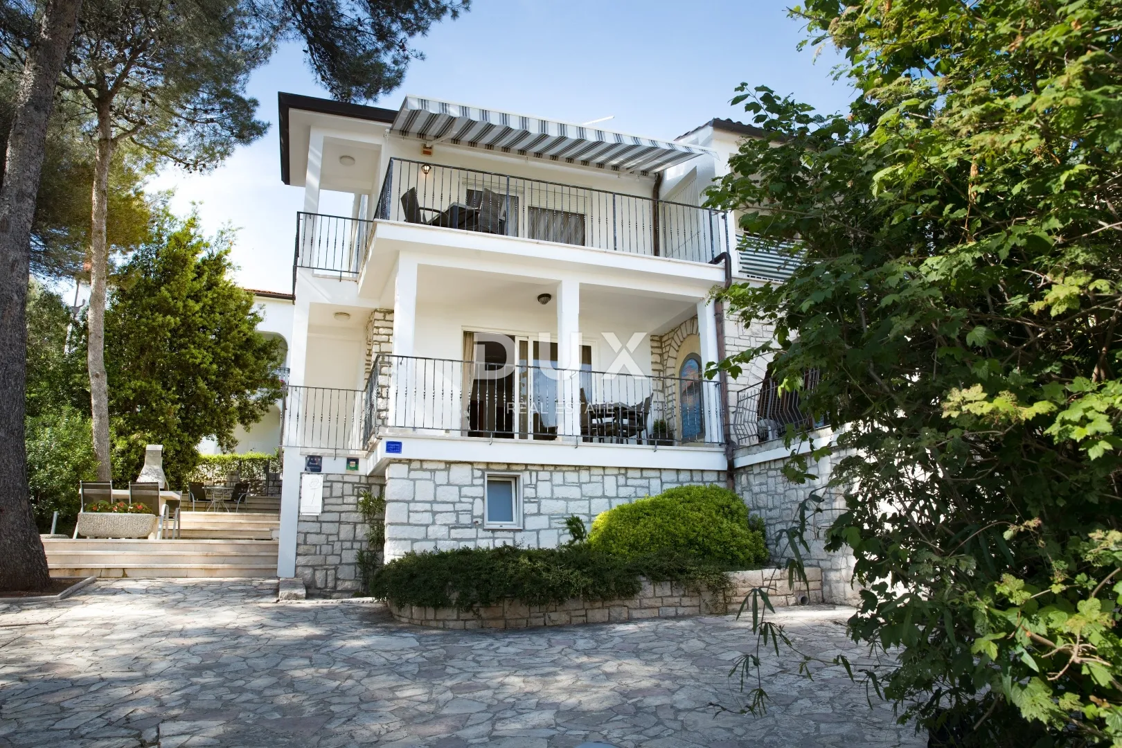 Istra, Rovinj, apartmanska kuća, 120m2, 50m od mora