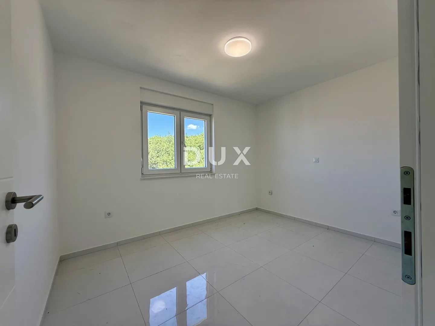 crikvenica, trosobni apartman, 123 m2, prvi kat, novogradnja, 350 metara od mora - slika 12