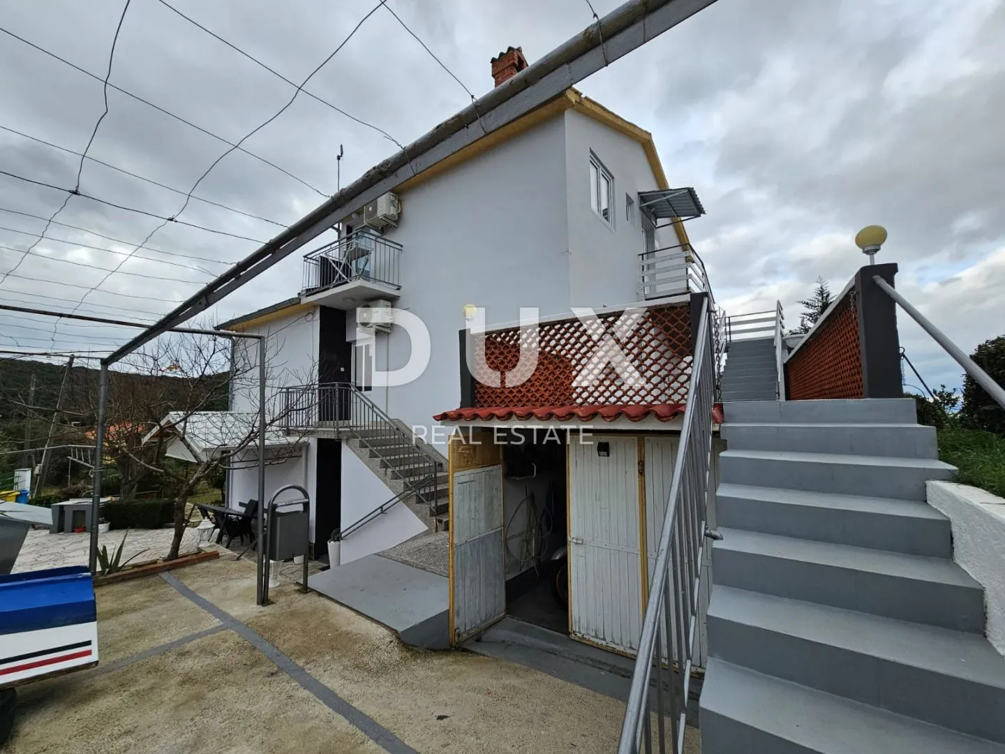 otok rab, kampor - kuća s apartmanima 100 m od mora - slika 3