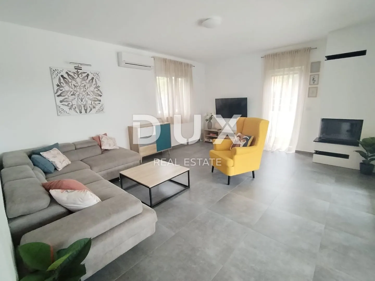 istra, pula - predivna katnica sa bazenom nedaleko od pule! - slika 3