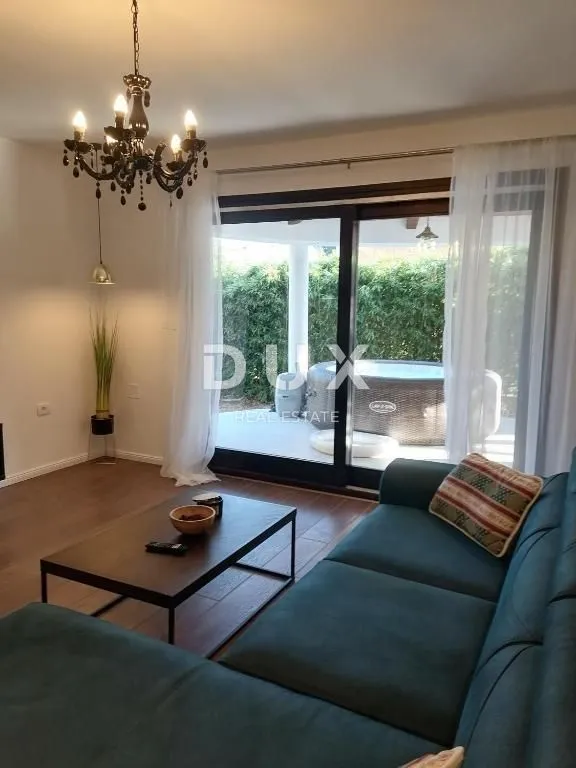istra, poreč - kuća za odmor s bazenom i pogledom na more - slika 9