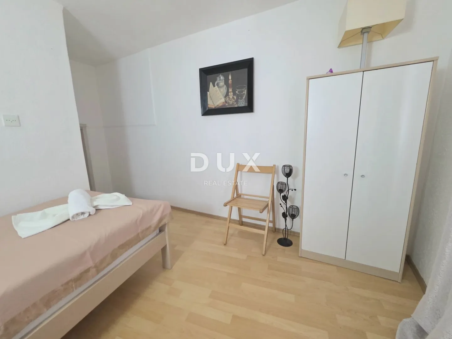 istra, pula - prodaja 2ss + db potpuno renoviran stan u centru grada - slika 14