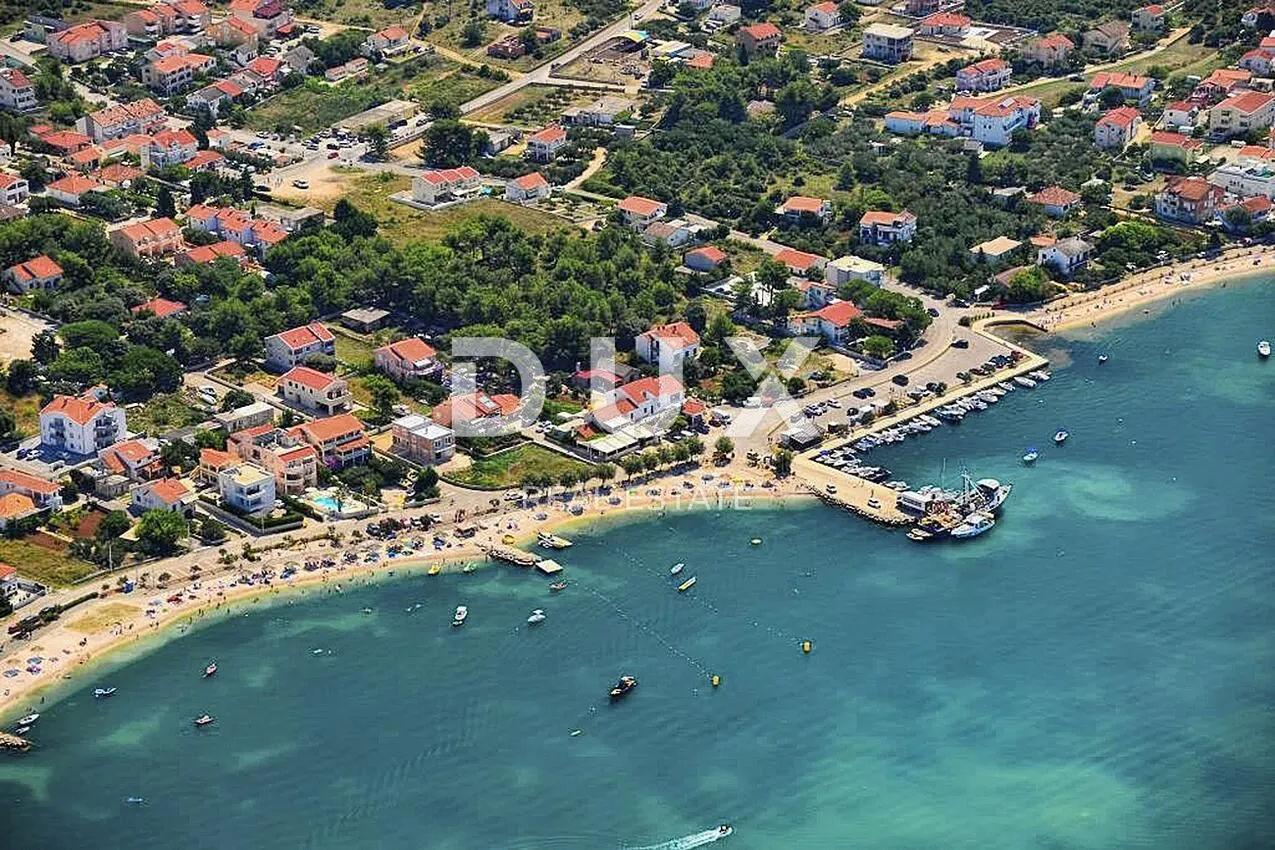 zadar, vrsi - građevinski teren s maslinama 800 metara od plaže! - slika 2