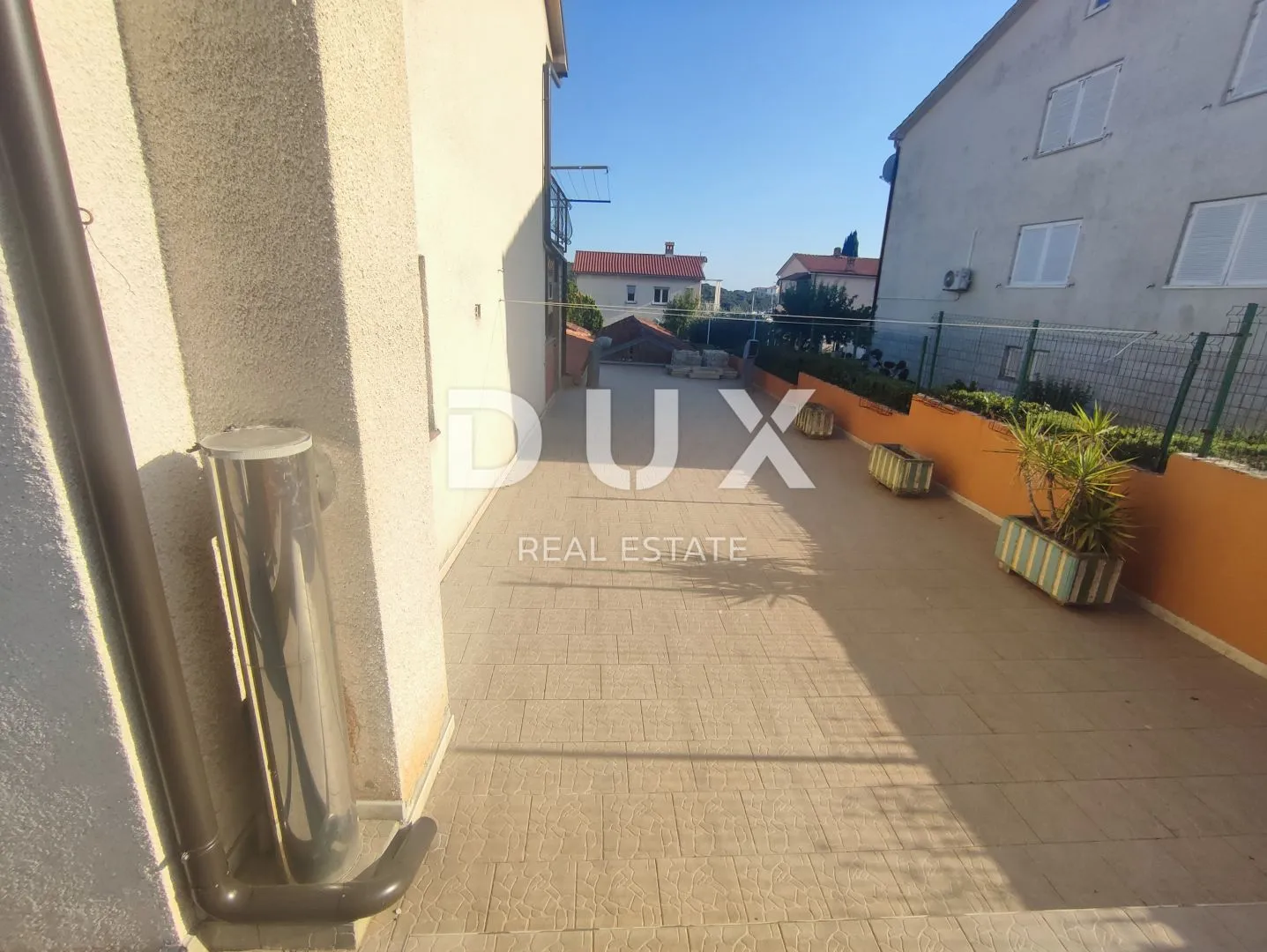 istra, pula - prostrana kuća od 673 m2 s pogledom na more - slika 34