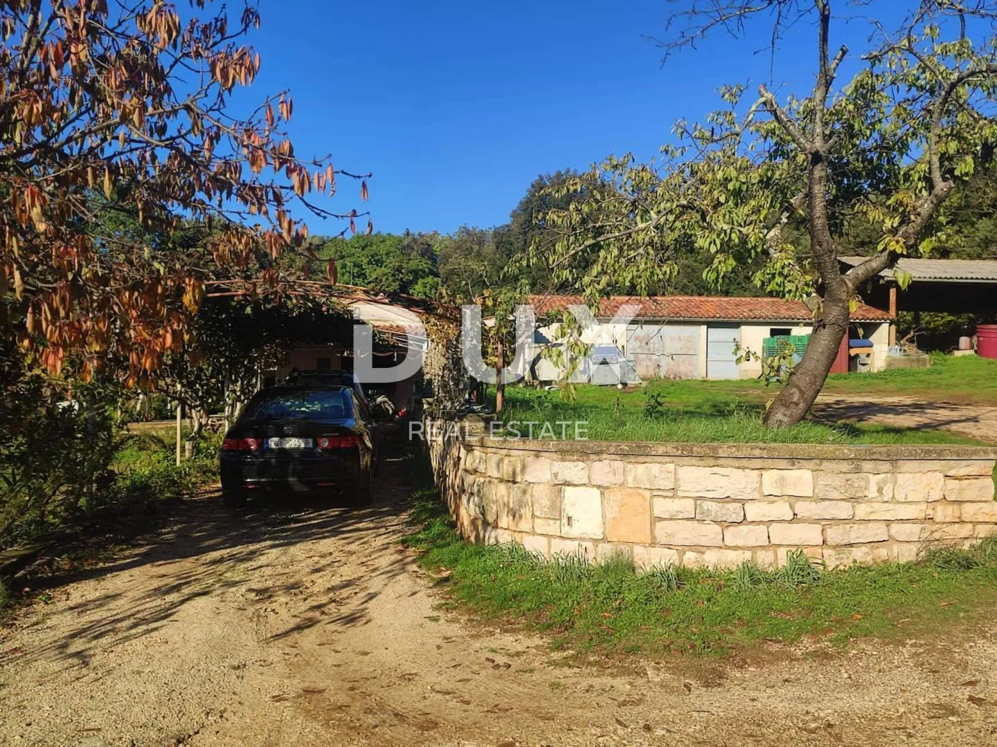 ISTRA, ROVINJ - Prostrano imanje na atraktivnoj lokaciji
