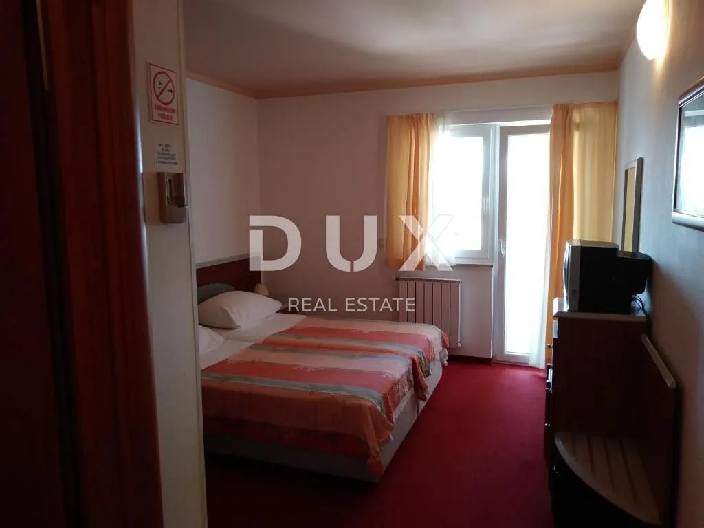istra,poreč - hotel sa bazenom i prostranom okućnicom! - slika 13