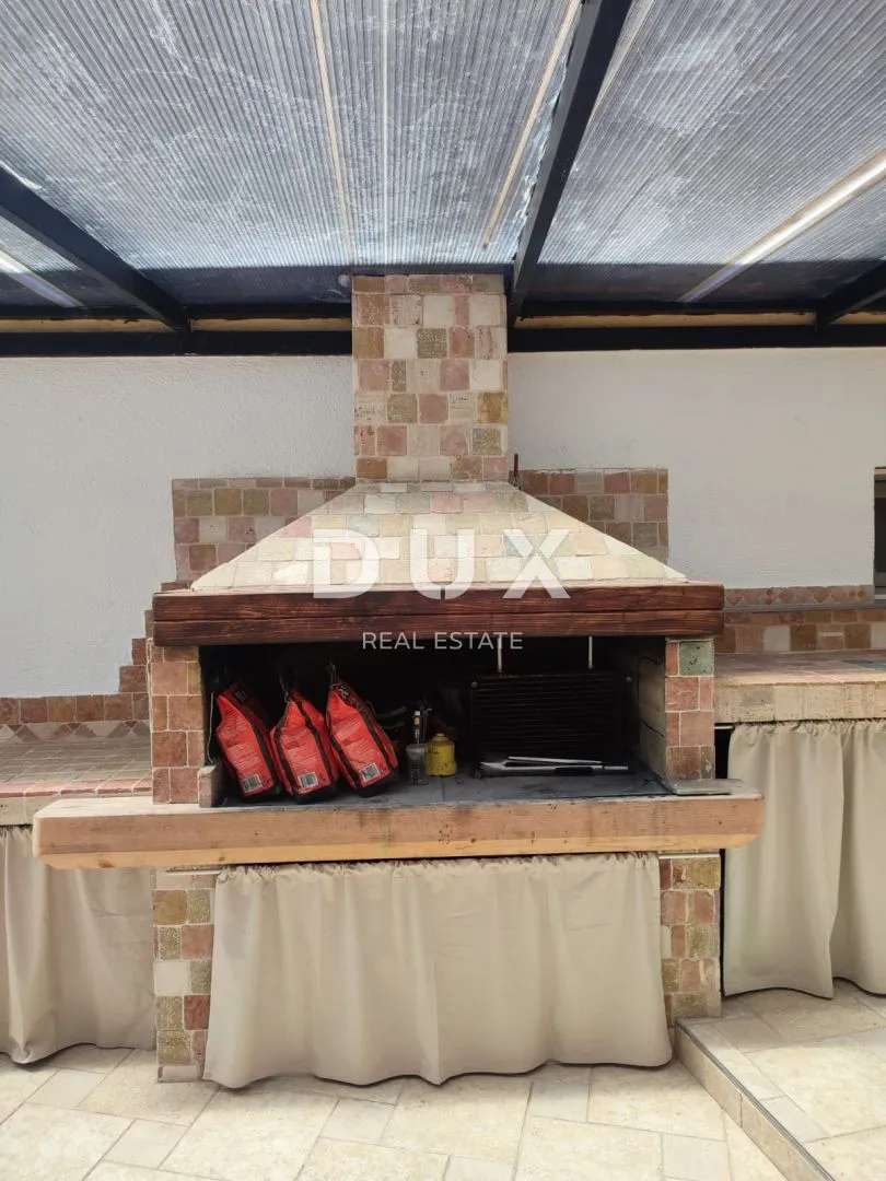 istra, pomer zanimljiva kuća s četiri apartmana! - slika 44