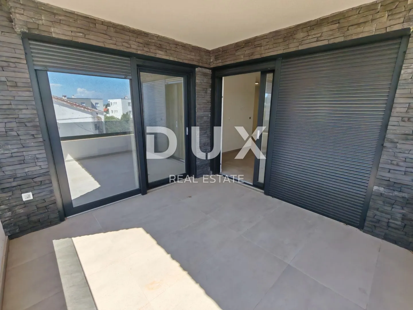 zadar, vir - komforan penthouse s pogledom na more 180 metara od plaže jadro! as3 - slika 17