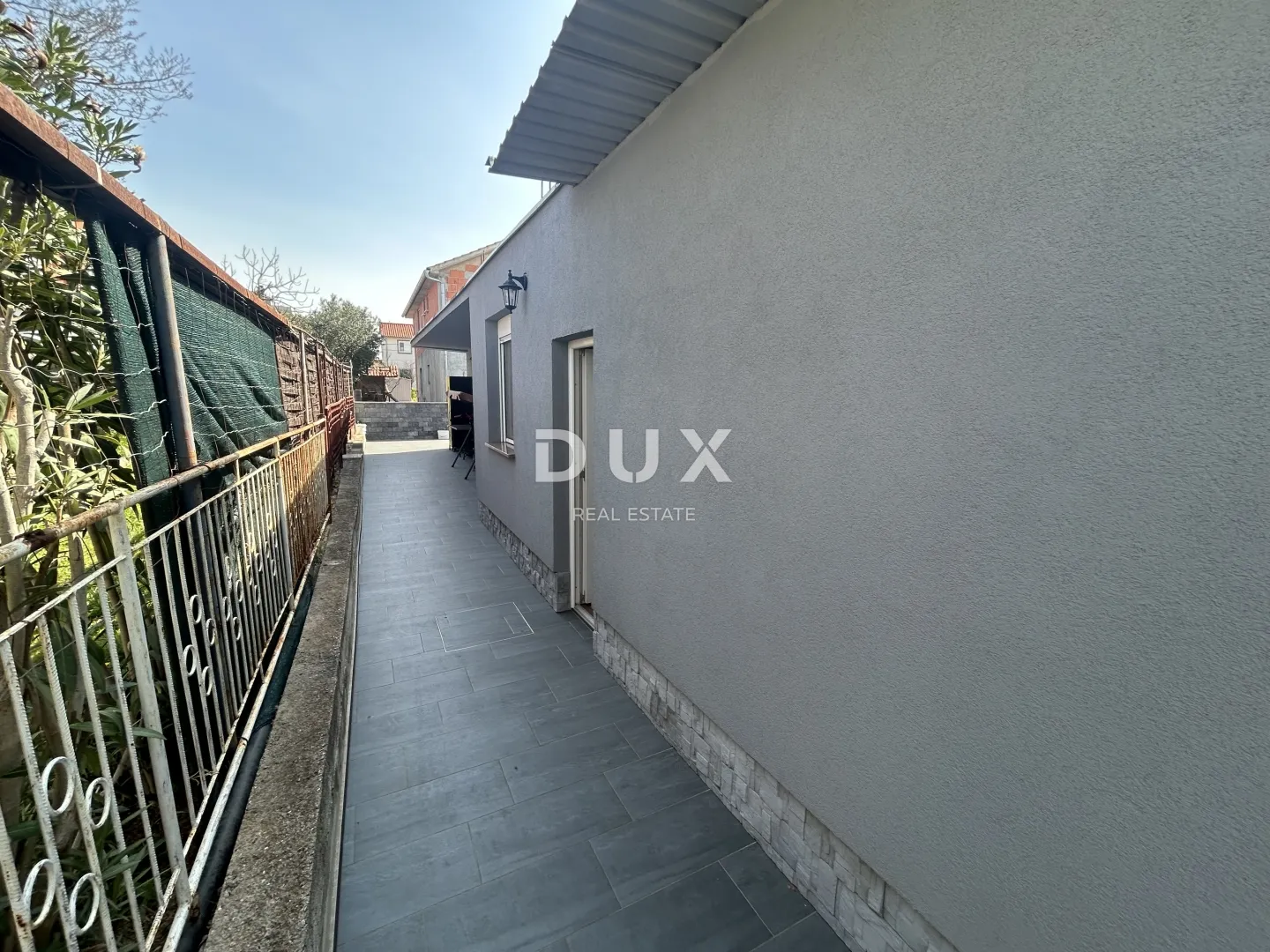 šibenik, vodice – 3 sj + mogućnost 6, parcela 920 m² - slika 5