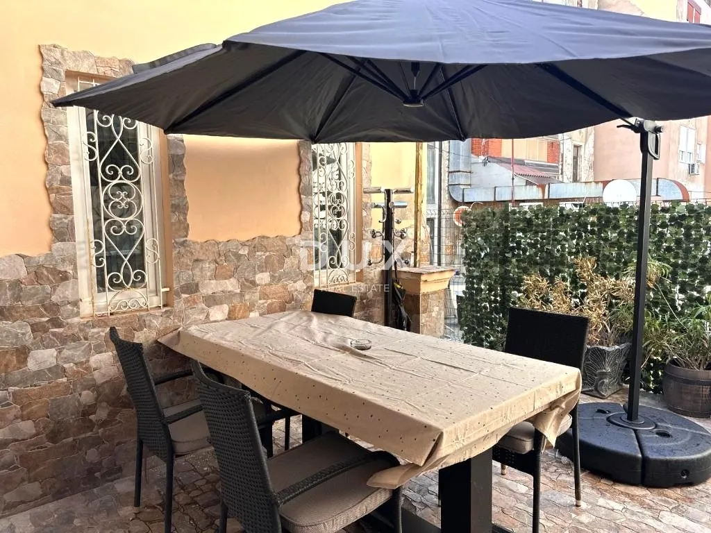 istra, pula - luksuzan stan s 5 spavaćih soba i 2 kupatila - pješačka zona!! - slika 20