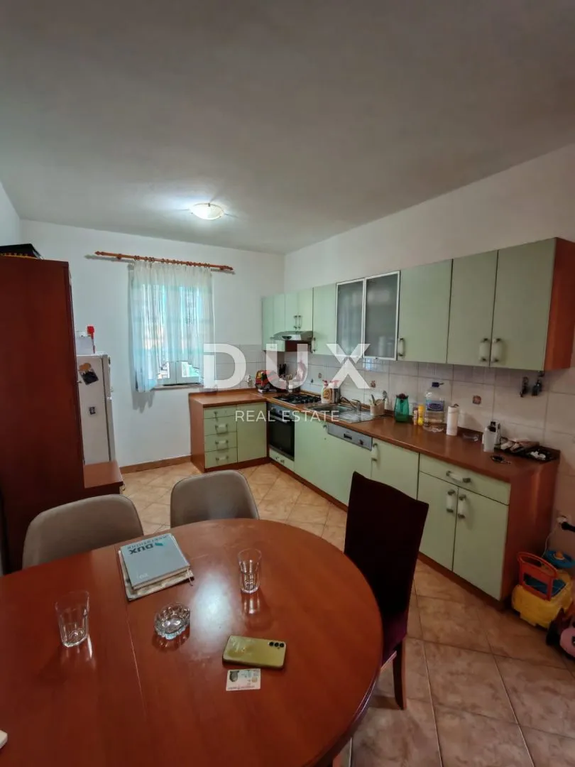 zadar, vrsi - kuća s velikim stanom, tri apartmana i prostranim dvorištem s maslinama! - slika 13