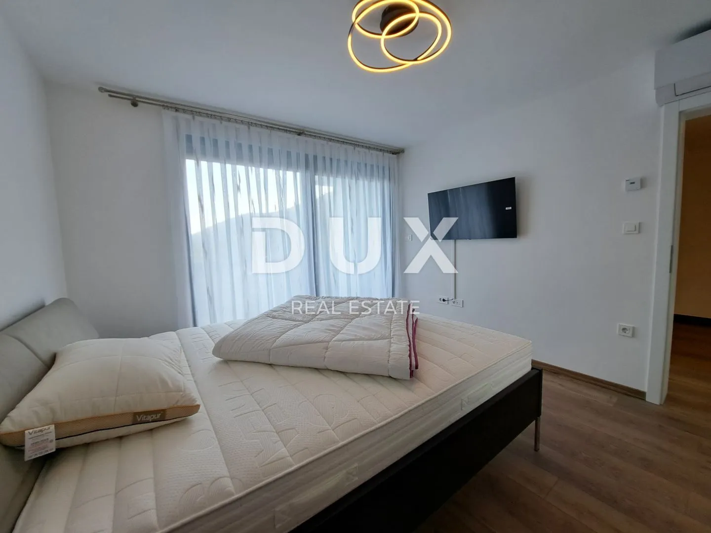 opatija, lovran - luksuzna vila s dva stana, dva bazena i pogledom na more - slika 26